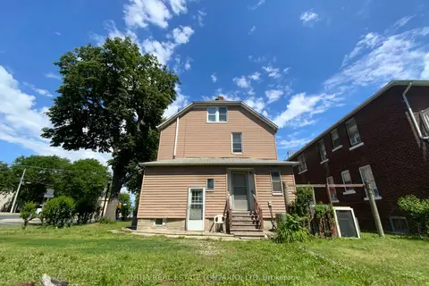 2995 University Avenue W
