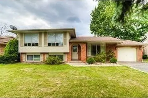 3237 Corry Crescent