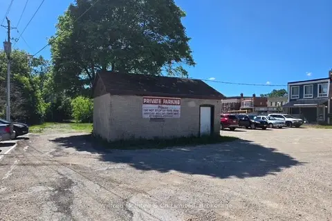 325 (garage) 10th Street