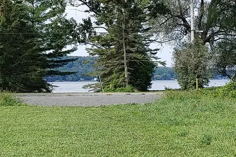 48 Youngs Point Road