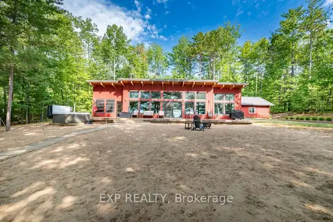 332 Lachlan Lane