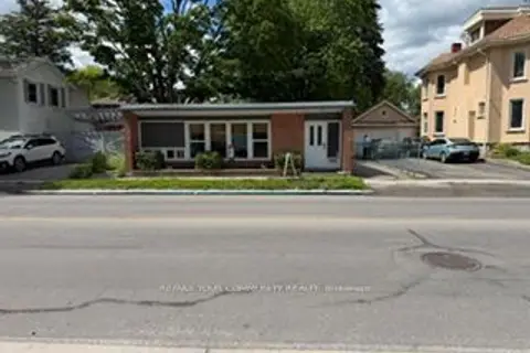 100 Victoria Avenue