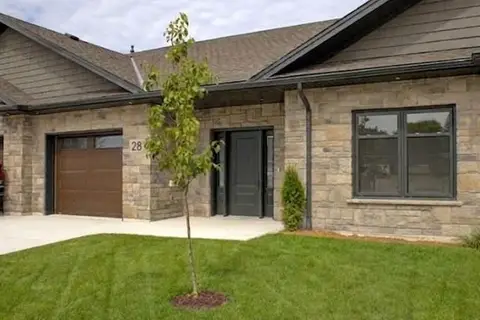 1182 Queen Street 28