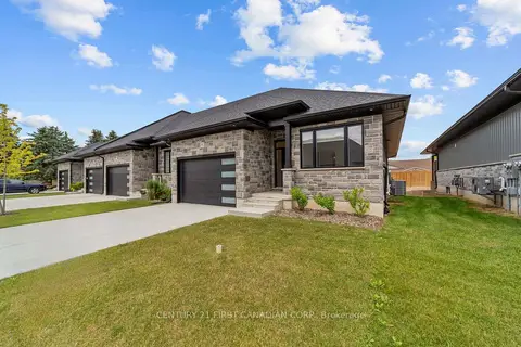 32 Postma Crescent 12