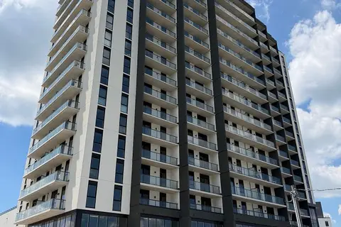 33 Erie Avenue 711