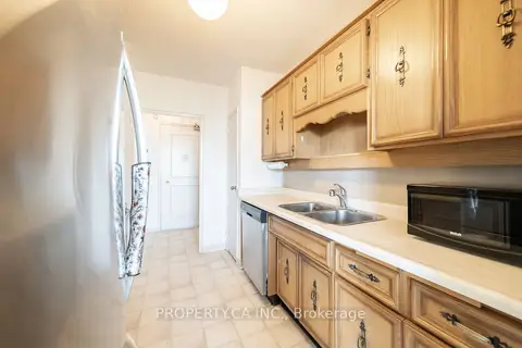 45 Westmount Road N 404