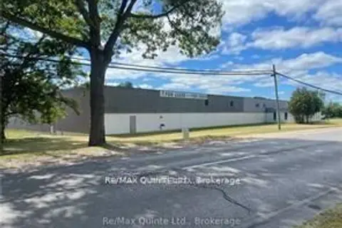 665 Dundas Street E