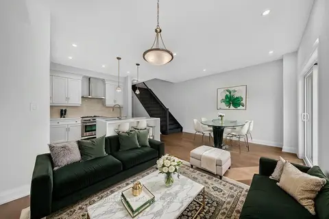 675 Victoria Road N 24