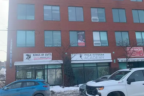 1066 W Somerset Street W 402
