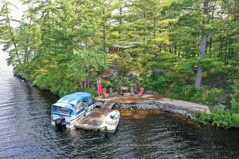 18 5KL Island Kahshe Lake