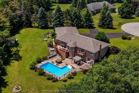 3211 Charbrook Crescent