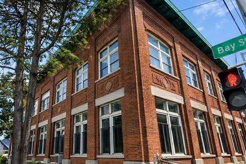 231 Bay Street N 100 B