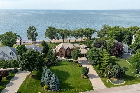17 Lochside Drive