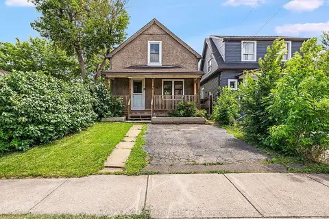 52 Stapleton Avenue N