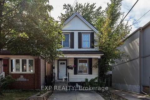 12 Mayflower Avenue