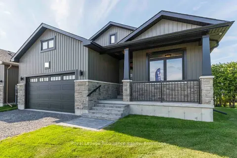 31 MacKenzie John Crescent