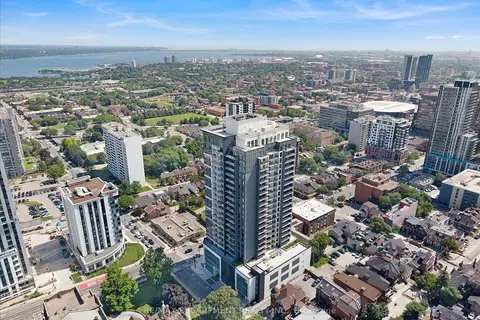 15 Queen Street S 2309