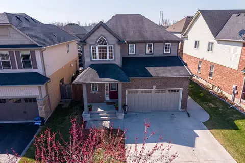 12 Wilfrid Laurier Crescent