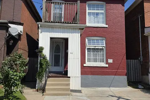 44 Arthur Avenue N