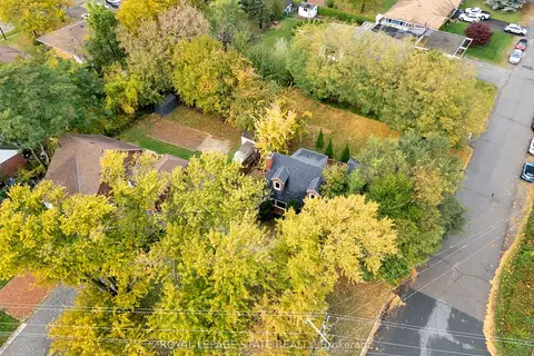 121 King Street E