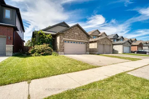 1005 Oakcrossing Gate