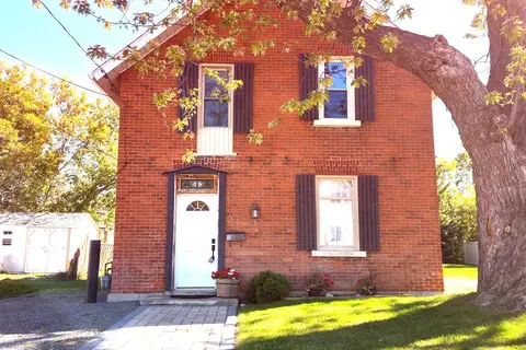 48 Norma Street S