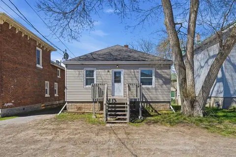 38 Oak Street