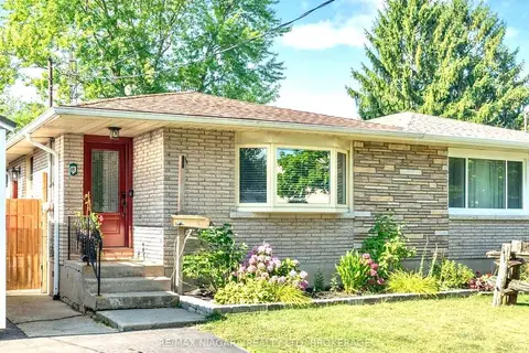 8 Lakehurst Drive