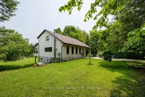 1033 Bruce Road 9