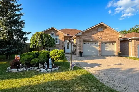 16 Eakins Crescent