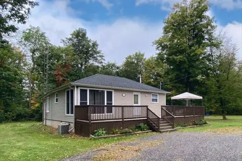 4870 mapleview Crescent