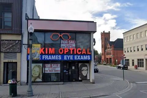 422 Dundas Street