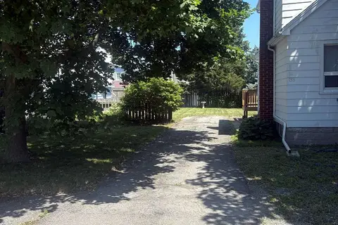40 Oakwood Street