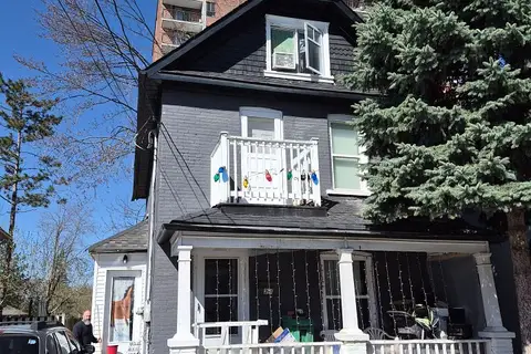 341 George Street S