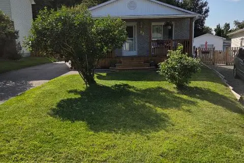 83 Laurier Road
