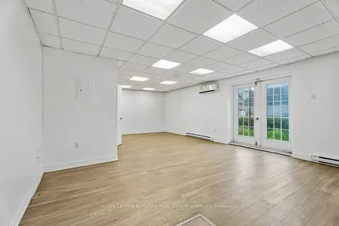 868 King Street W