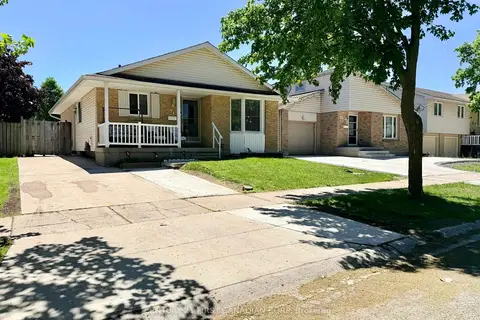 74 Tumbleweed Crescent