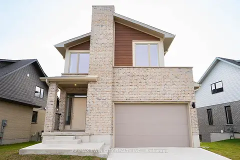 2092 Evans Crescent