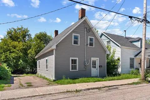 42 Bonnechere Street S