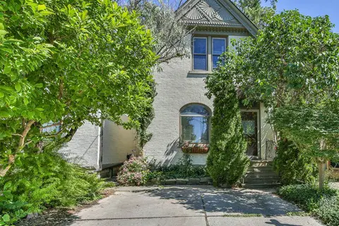 38 BYRON Avenue E