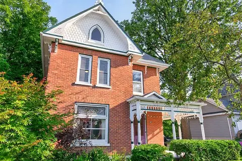 97 St Lawrence Street W