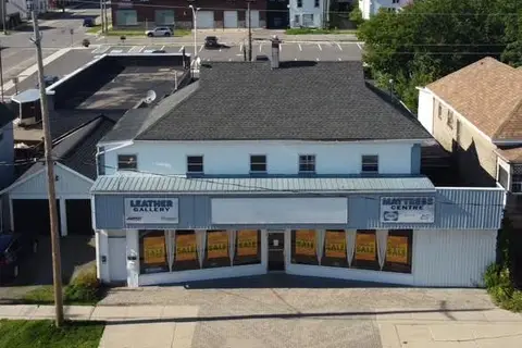 40 Main Street E