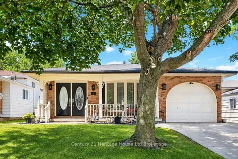 18 Locust Crescent