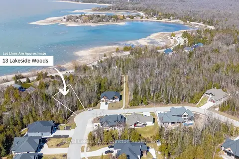 13 Lakeside Woods Crescent