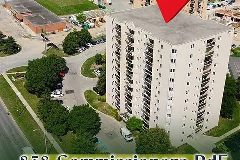 858 COMMISSIONERS Road E 1005