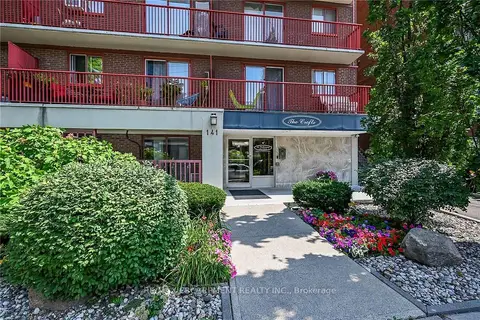 141 Catharine Street S 1004