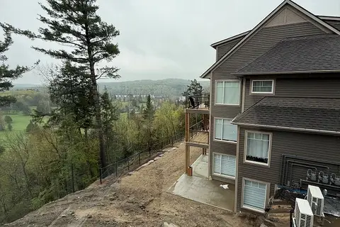 3 Tree Tops Lane 101