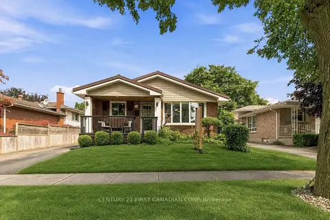 14 Alayne Crescent