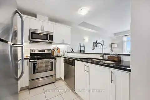2 Colonial Drive 403