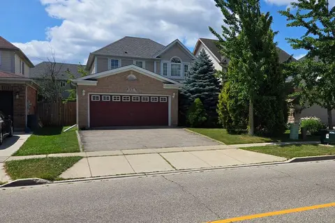 27 Adler Drive S